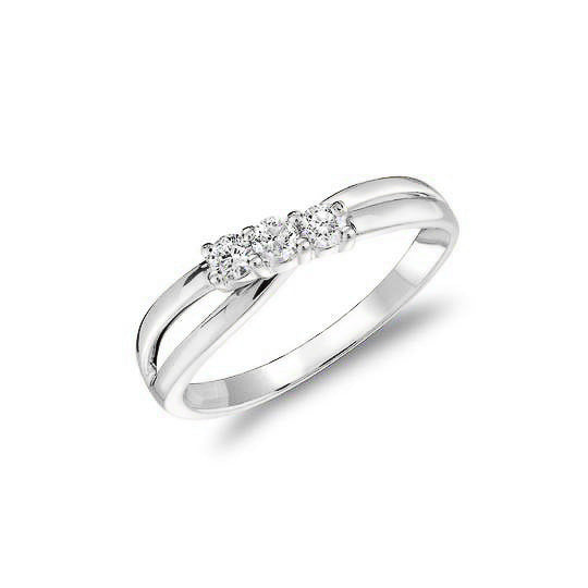 Three Stone Solitaire Ring