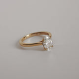 Oval Ava Solitaire